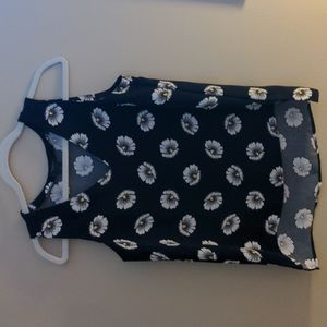 Daisy v-neck tank blouse